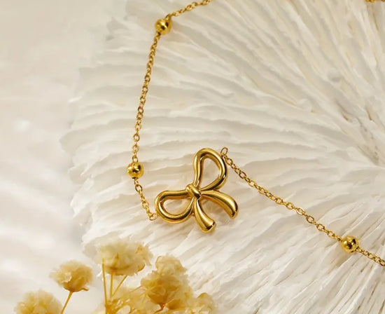 Bow Necklace