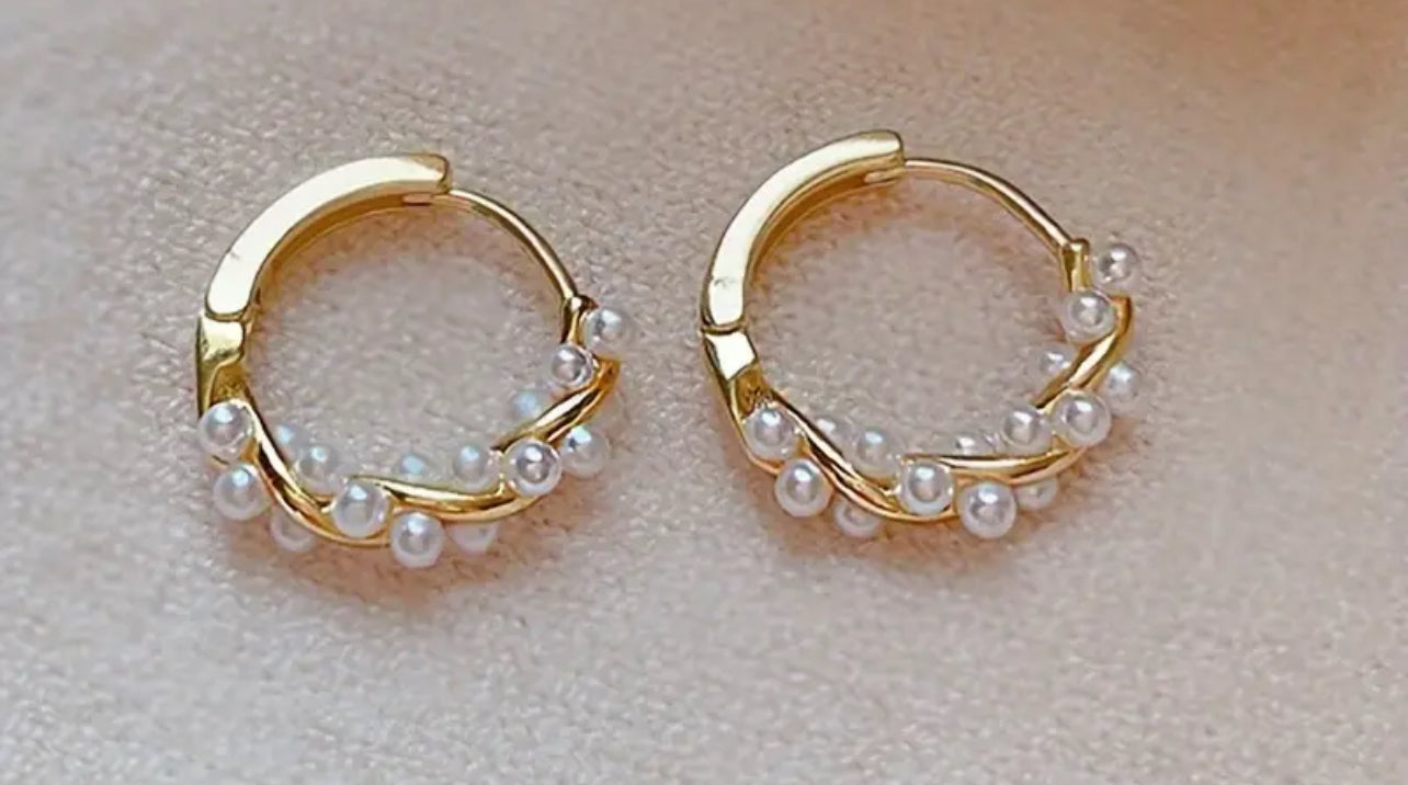 Twisted Pearl Earrings