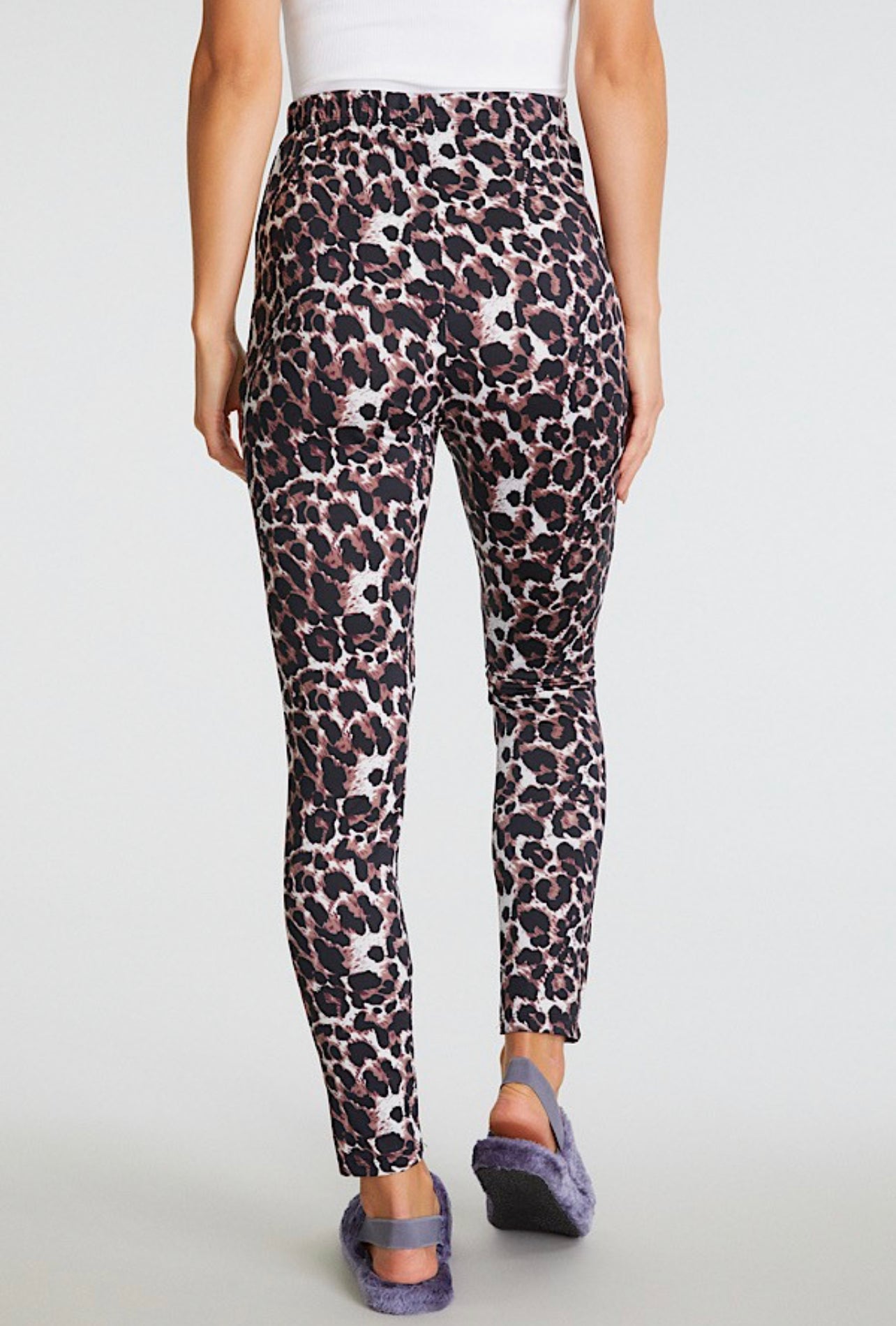 No Boundaries Women cheetah love leggings size medium - $6